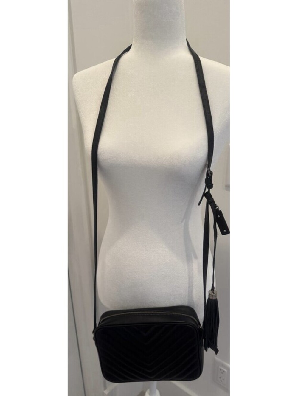 Saint Laurent Lou Camera Bag – Chevron‑Quilted Calfskin with Cassandre Logo - Picture 6 of 15